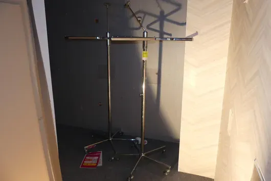 2 portants, mobiles