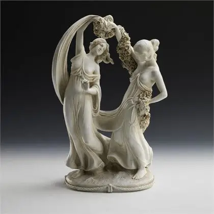 Groupe Art nouveau : femmes dansant avec guirlande florale. E. & A. Müller