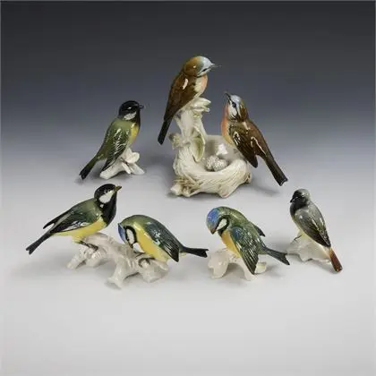 3 Vögel und 2 Vogelgruppen. ENS