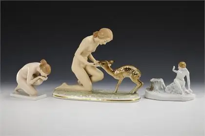 Akt mit Rehkitz, Trinkende und Mädchen mit Eichhörnchen