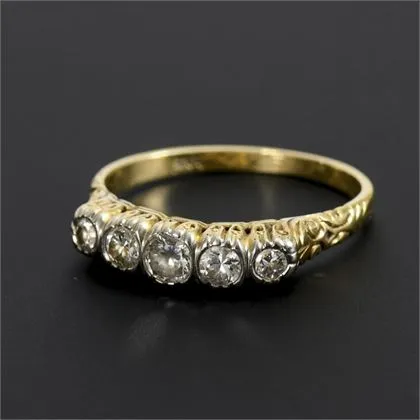 Historische ring met diamanten