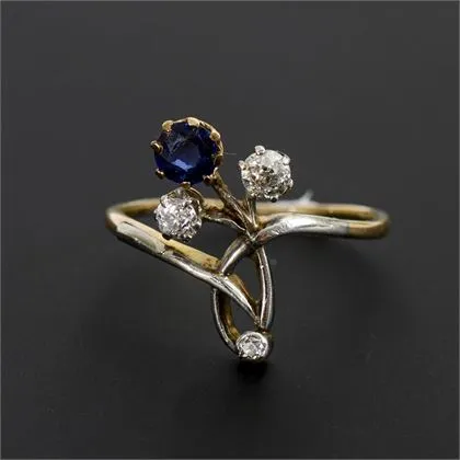 Jugendstil ring met bloemmotief