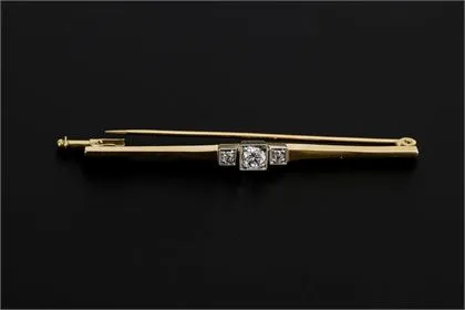 Art Deco bar brooch with 3 old-cut brilliants
