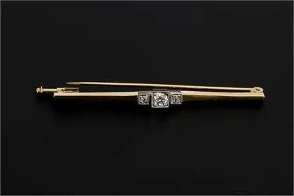 Art Deco bar brooch with 3 old-cut brilliants