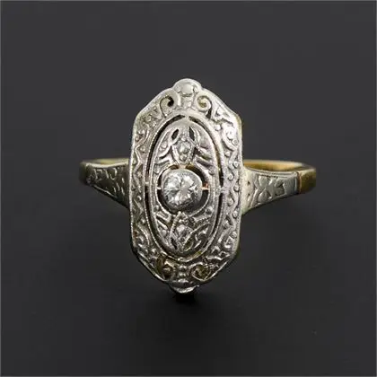 Art Deco ring with brilliant-cut diamond
