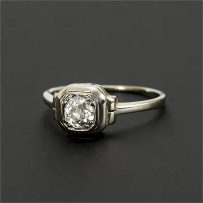 Delicate Art Deco ring with old-cut solitaire