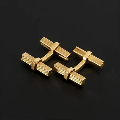Cufflinks with rotating mechanism