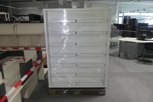 2x shelving, without contents