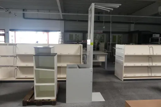 3x Regál, bez obsahu