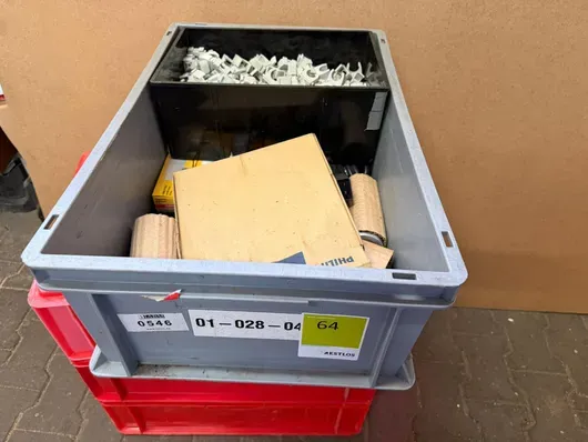 Lot d'accessoires électriques