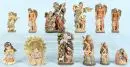 Figures religieuses, 13 pièces – bois, polychrome, H= 10-20 cm, 9 anges, 4x Sainte Famille;