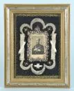Cadre à reliques, vers 1900 – portrait central de Philipp Jeningen, entouré d'ouvrages de couvent en fil d'or et d'argent, 3 reliques "S. Krescentia…
