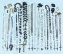 Chapelets, 26 pièces – matériaux divers, L= 33-65 cm, 19e/20e s. ;