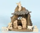 Weihnachtskrippe – Holz, braun gebeizt, 20 x 28 x 13 cm, mit 8 Holzfiguren, H= 2,5-9 cm;