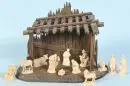 Crèche de Noël – bois teinté brun, 26 x 36 x 19 cm, avec 12 figurines en bois, H= 2-8 cm