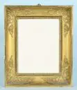 Cadre photo – bois/masse artificielle, doré et partiellement doré, coins ornés de reliefs, total 34,5 x 29 cm, 19e s.
