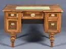 Bureau de dame – noyer, 4 pieds tournés, 5 tiroirs, plateau profilé avec garniture textile, 73 x 110 x 66 cm, fin 19e s.,…