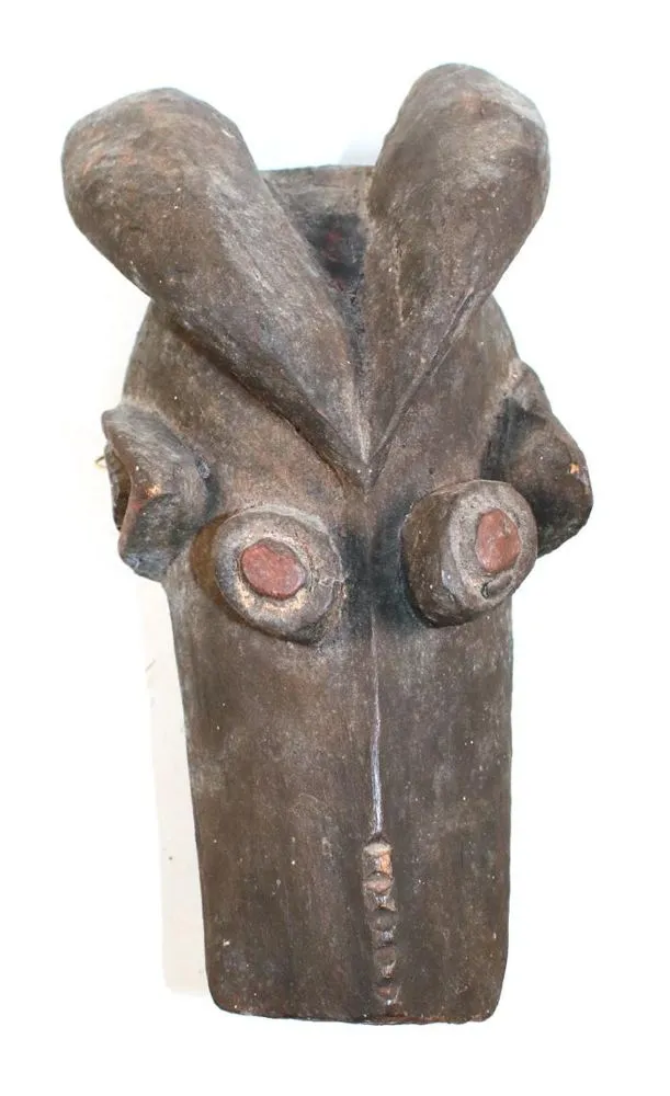 Mammbila – Cameroun, masque animalier zoomorphe avec cornes recourbées