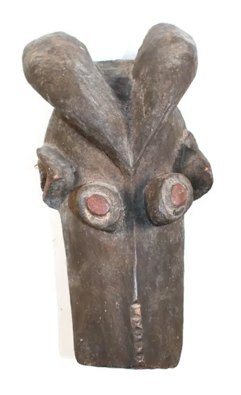 Mammbila – Cameroon, zoomorphic animal mask with curved horns