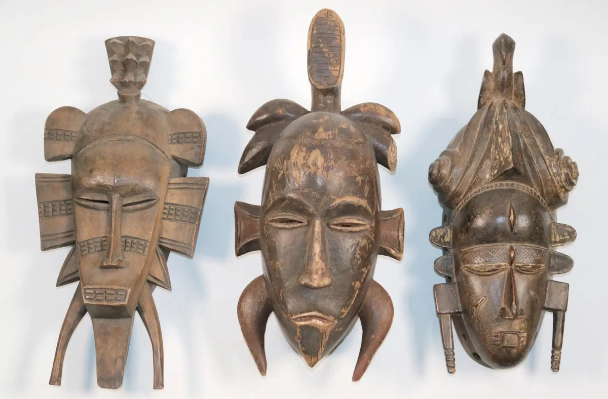 Senufo Ivoorkust – Drie maskers type Kpelie