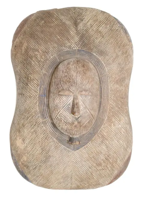 Songye Kongo. – Shield, dance shield carved wood, hatched