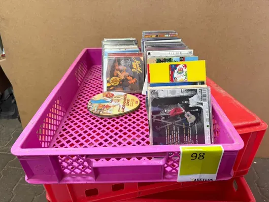 Konvolut CDs, DVDs