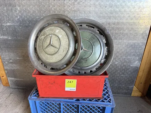Posten Original Mercedes Radblenden, ca. 4 Stück