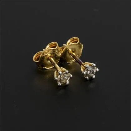 Diamond ear studs