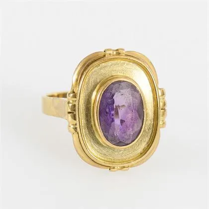 Ring with amethyst