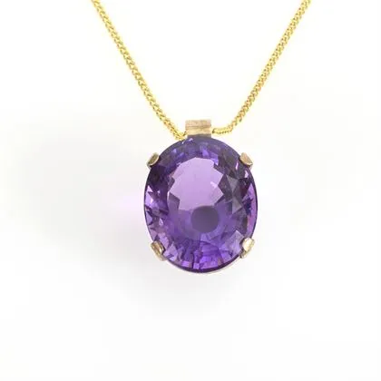 Amethyst-Anhänger an Kette