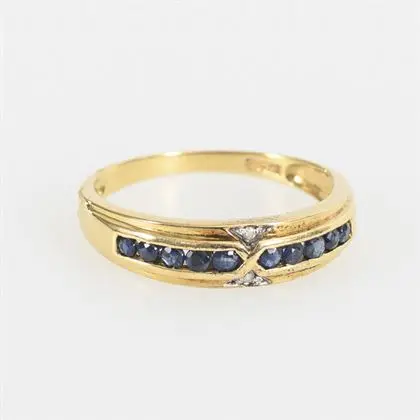 Bandring mit blauen Farbsteinen, wohl Saphiren, und Diamanten