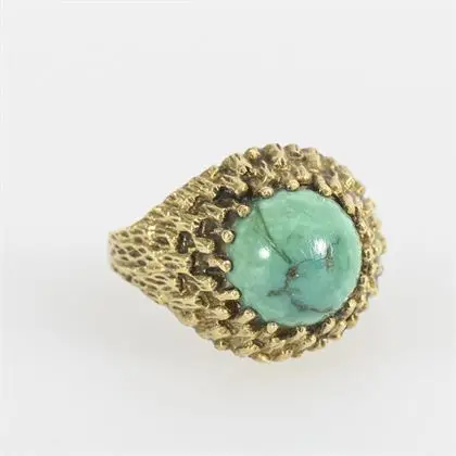 Modernistischer Ring mit grünem Stein-Cabochon