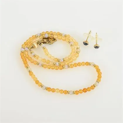 Necklace and earrings with moonstones and fire opals