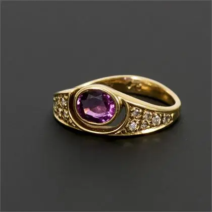 Ring mit rotem Farbstein, wohl Rubin