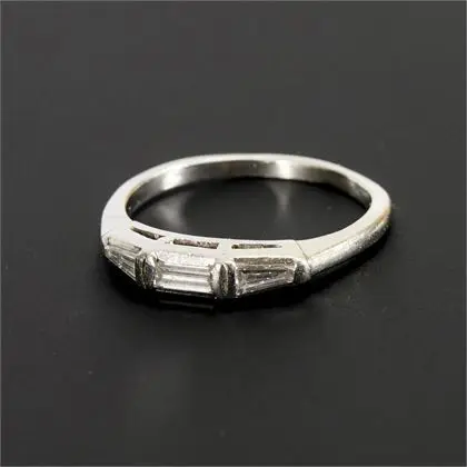 Platinring mit 3 Diamanten