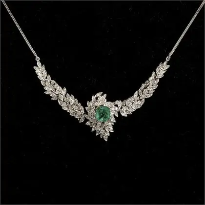 Qualitätvolles Smaragd-Collier