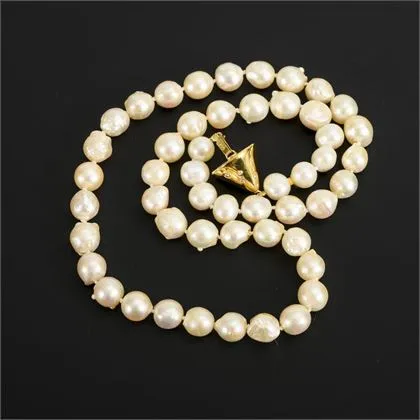 Parelketting met moderne sluiting