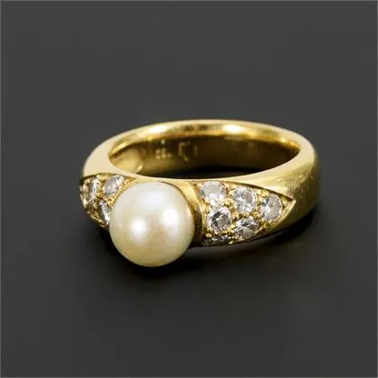 Ring met parel en briljanten