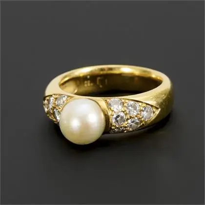 Ring mit Perle und Brillanten