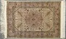 Seiden-Hereke, Türkei, 68 x 96 cm – alt, auf Seide, sehr feine Knüpfung, hellgrundig, mehrfarbiges Medaillon, umgeben von Vasenmotiven, roségrundige…