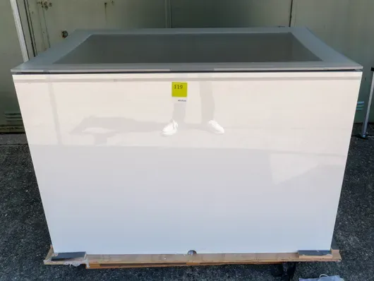 Table / comptoir pour salon professionnel adapté pour écran 55 pouces avec éclairage LED