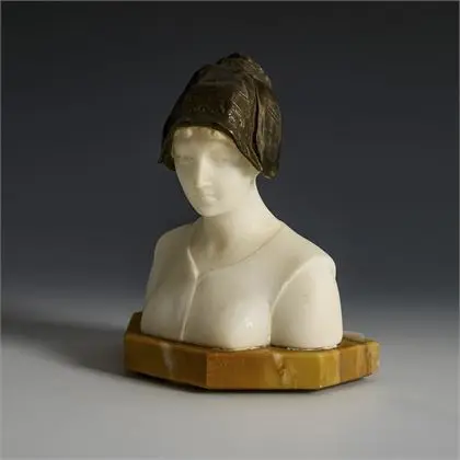 SCHMIDT-FELLING. Alabaster buste van een dame met kap