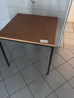 1 Tisch