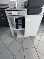 1 Kommode mit Kassenschublade
