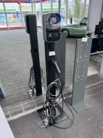 1 nabíjecí stanice ENnergy se síťovou zástrčkou