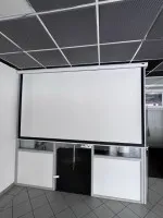 1 Elexon screen, approx. 3 m wide