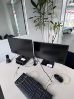 2 Widescreen-TFT-Monitore Hannspree