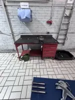 1 établi avec étau