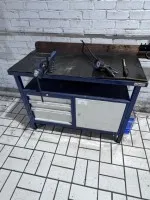 1 workbench with vice