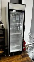 1 glass door refrigerator Carrier GD380